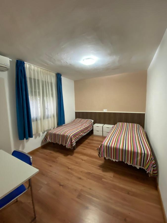 Hostal Urpi-Oklahoma Reus Zewnętrze zdjęcie