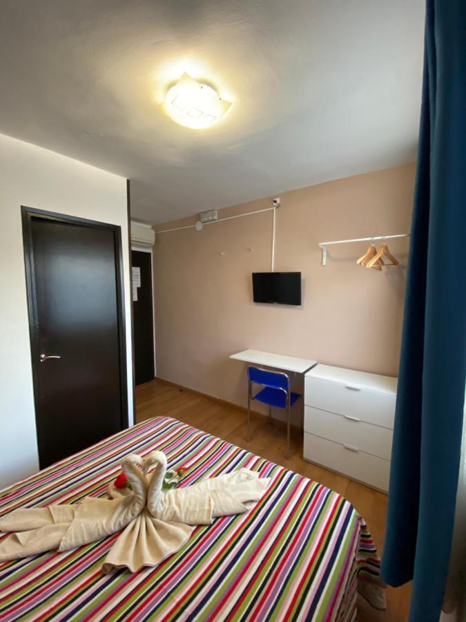 Hostal Urpi-Oklahoma Reus Zewnętrze zdjęcie
